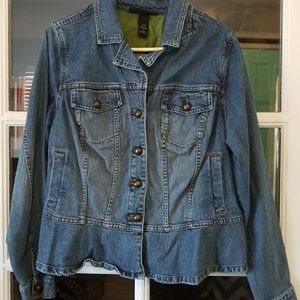Jean jacket with ruffling at the bottom